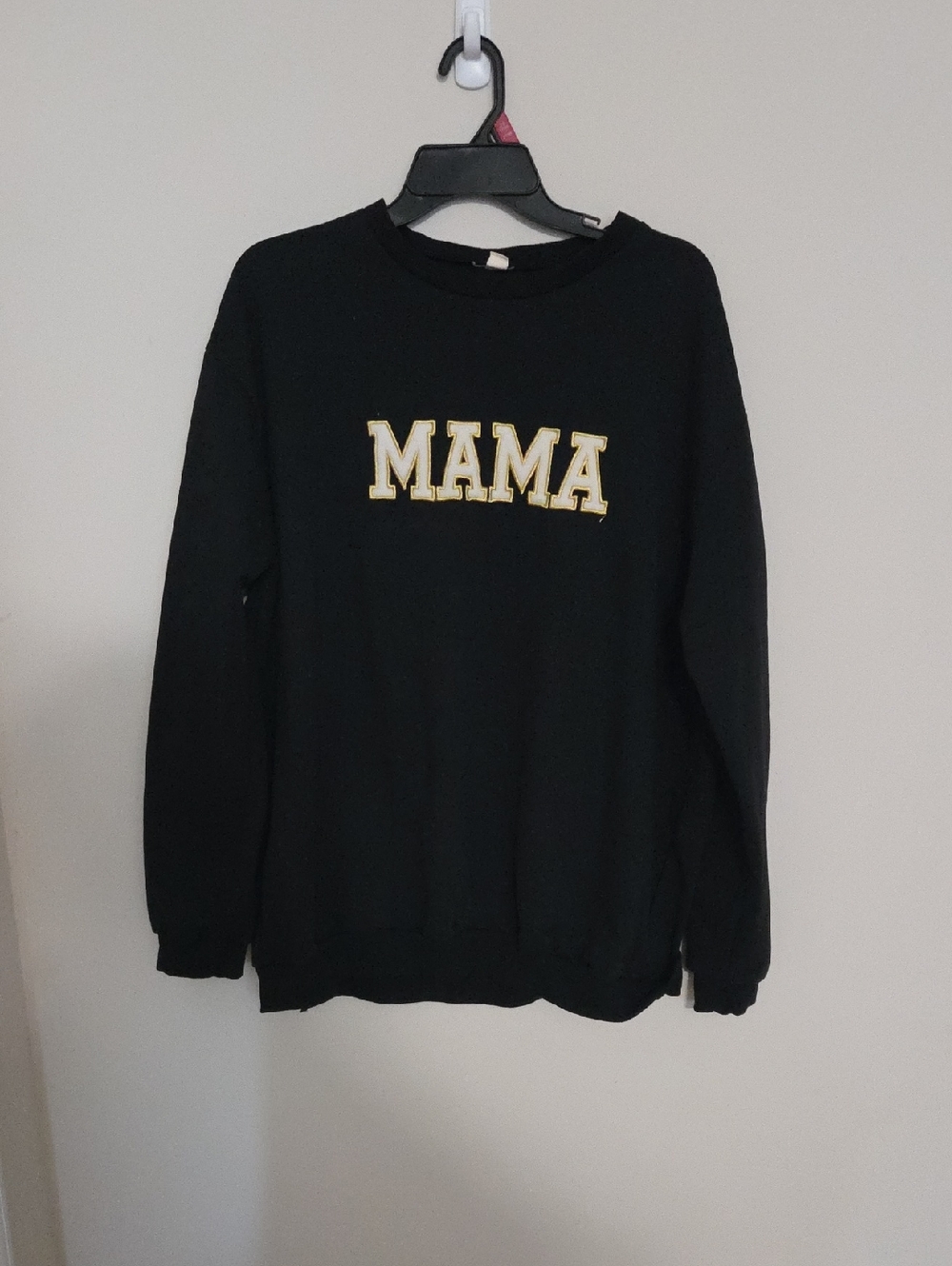 Black 'MAMA' Pullover Long Sleeve shirt with Gold-Trim Letters
